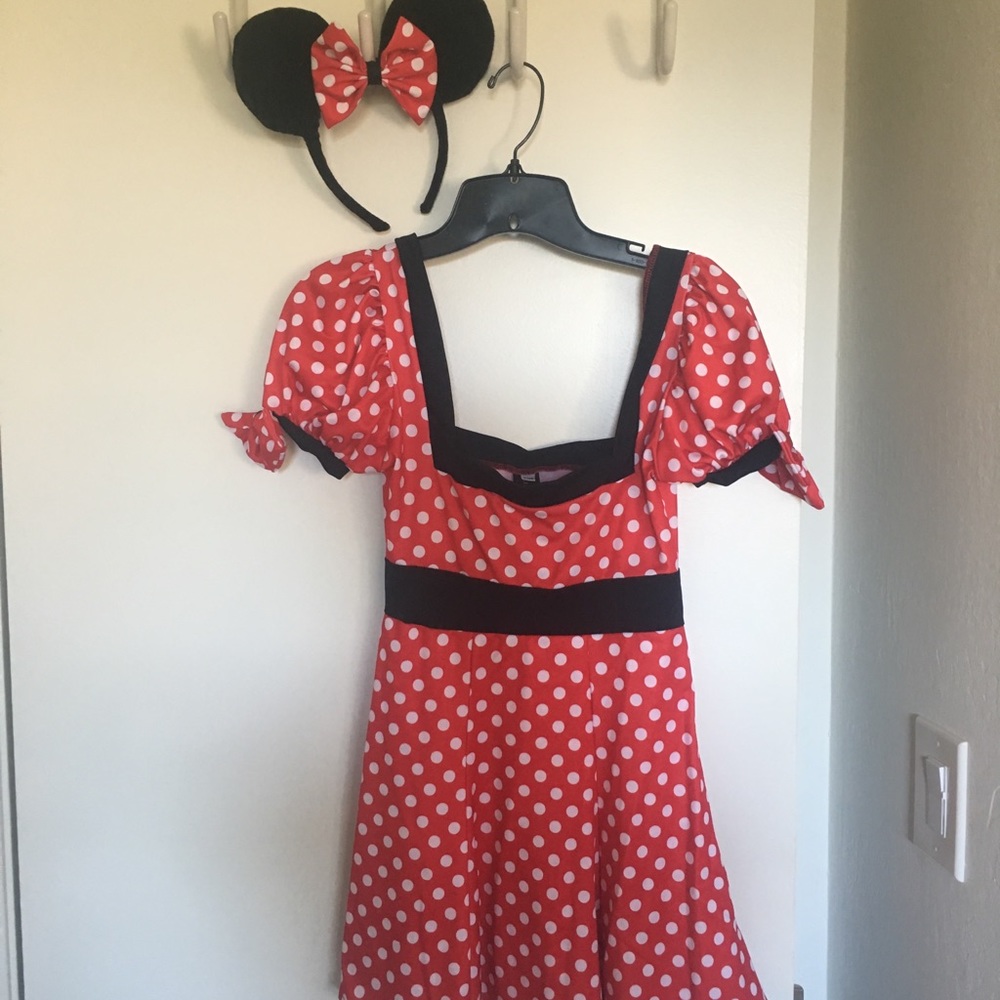 Minnie Mouse Halloween costume